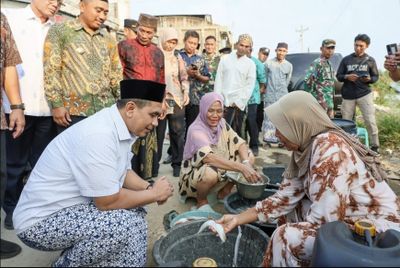 Banjir Rob Menghambat Aktivitas Nelayan, Gus Yasin Tekankan Perbaikan Dermaga