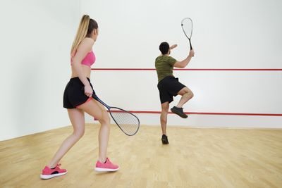 Tangkas, Cerdas, Berkeringat: Panduan Lengkap Memulai Olahraga Squash bagi Pemula!