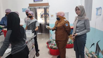 Camat Tarakan Utara Tinjau Distribusi Makan Bergizi Gratis, Pastikan Layanan Tepat Waktu
