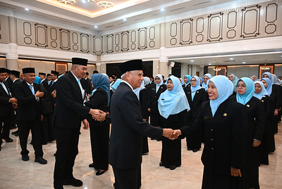 Wagub Surya Kukuhkan 264 Pejabat Fungsional, Dorong Birokrasi Lebih Profesional