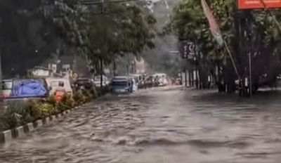Hujan Deras Picu Banjir di 21 Titik Kota Malang, Drainase Sempit Jadi Sorotan