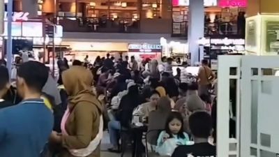 Antusias Sambut Lebaran, Warga Malang Ramaikan Mal dan Swalayan