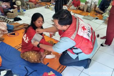 PMI Jakarta Selatan Gerak Cepat Buka Posko Kesehatan Gratis bagi Ratusan Korban Kebakaran di Bintaro