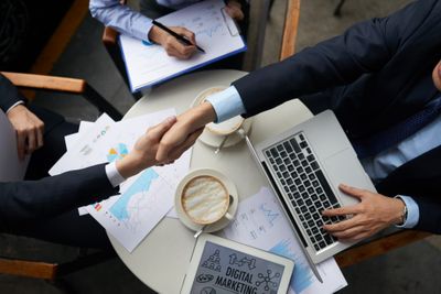Pentingnya Memahami Etika Bisnis Biar Perusahaan Gak Cuma Cuan tapi Tetap Berintegritas