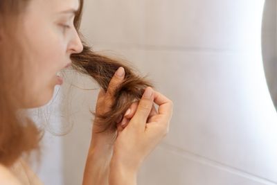 Cara Alami Biar Rambut Kamu Kuat, Tebal, dan Nggak Mudah Rontok