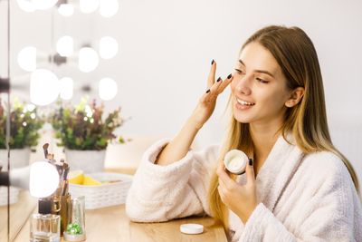 Sudah Pakai Skincare Mahal Tapi Nggak Ada Hasil? Ini 8 Penyebab yang Jarang Disadari