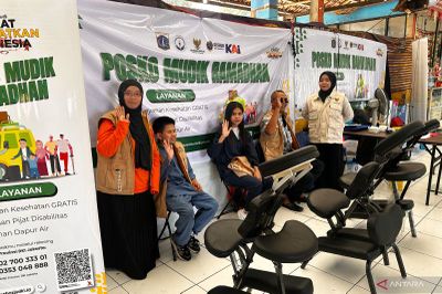 Tunanetra Berikan Layanan Relaksasi dan Terapi di Terminal Kampung Rambutan untu Pemudik