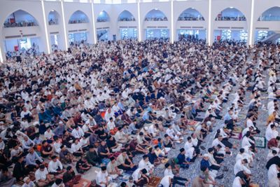 Salat Idul Fitri Perdana di Masjid Raya Al-Bakrie Diikuti Gubernur dan Ribuan Masyarakat