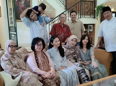Haru! Keluarga Vidi Aldiano Bagikan Momen Lebaran Pertama Tanpa Sang Putra: Pengarah Ide Sudah Tiada