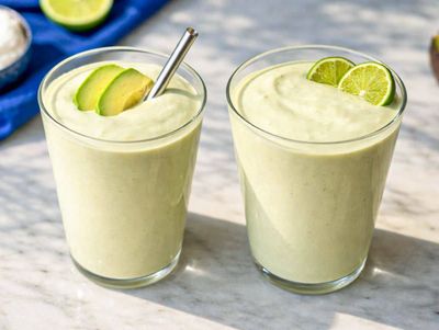 Cuma 5 Menit! Resep Smoothie Yogurt Alpukat yang Creamy untuk Sarapan Sehat