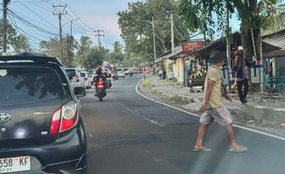 Jalur Menuju Wisata Pantai Anyer Diberlakukan One Way Berikut Jadwalnya