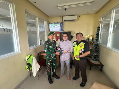 Petugas Tol Lampung Temukan Tas Berisi Dolar, Langsung Dikembalikan ke Pemilik