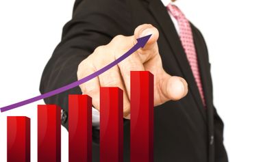 Ketika Pasar Naik, Lebih Baik Bertahan di Saham atau Diversifikasi? Simak Jawabannya