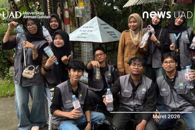 Mahasiswa KKN UAD Edukasi Pengelolaan Sampah dan Lingkungan Sehat di Desa Bojong Kulon Progo