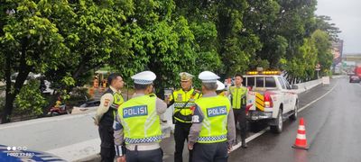 Polda Metro Temukan 10 Truk Sumbu 3 Bandel Nekat Beroperasi, Langsung Ditilang
