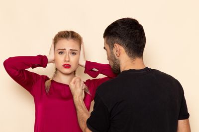 9 Tanda Kamu Pacaran dengan Si Narsisistik yang Menguras Mentalmu
