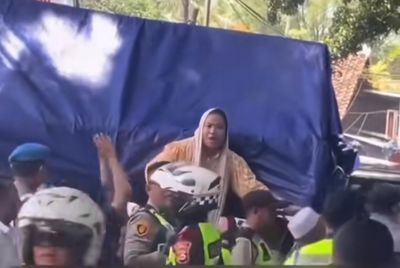 Viral Ibu-ibu Marah ke Petugas di Anyer Saat Macet Dihujat Netizen