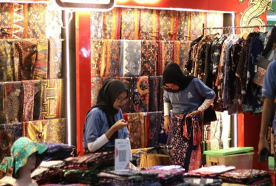 Batik Tulis Lasem Diborong Pembeli Myanmar, Omzet Capai Rp150 Juta di Inacraft 2026