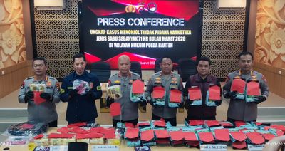 Diresnarkoba Polda Banten Gagalkan Pengiriman Sabu 71Kg Saat Arus Mudik Lebaran 2026 Petugas di Pelabuhan Merak