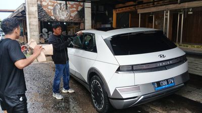 Intai Mobil Parkir Komplotan Pecah Kaca Gasak iPhone Seharga 20 Juta di Serpong