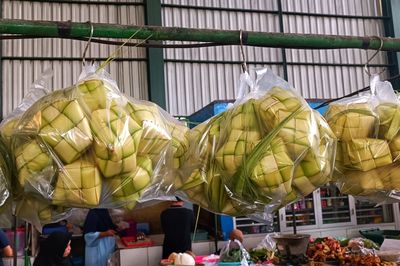 Praktis Tanpa Ribet, Warga Malang Pilih Ketupat Jadi dari Pasar
