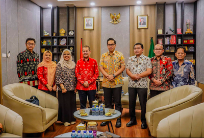 Edukasi Obat Jadi Sorotan, Rico Waas Dorong Peran Aktif Apoteker
