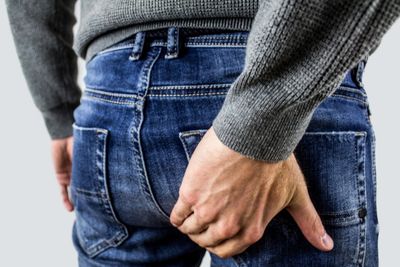 7 Cara Mudah Meredakan Ambeien Tanpa Ribet, Biar Engga Sakit!