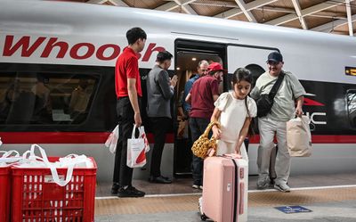 Penumpang Whoosh Meningkat saat Arus Balik, KCIC Catat 293 Ribu Tiket Terjual