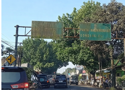 Rambu Penunjuk Arah di Perempatan Kerebet Memudar, Pengendara Mulai Kebingunga