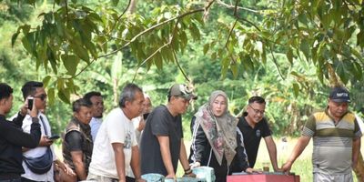 Tuti Andriani Cek Lokasi Banjir Cisanggarung, Pastikan Penanganan Berjalan