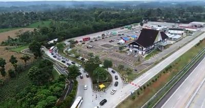 Delay Sistem bagi Kendaraan Sumbu Tiga ke Atas Diterapkan di Rest Area Tol menuju Pelabuhan Bakauheni