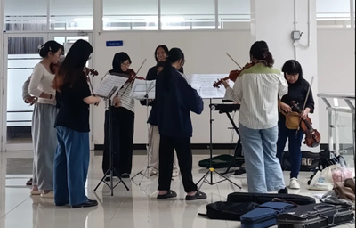 Serunya Anak Muda Malang Belajar Orkestra di Malang Creative Center