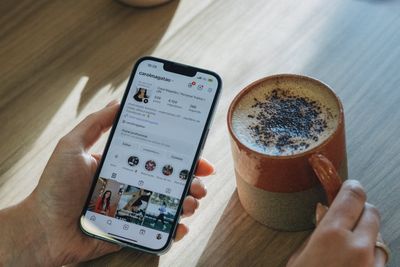 Ingin Repost Tapi Gak Mau Berantakan? Simak Cara Menyembunyikan Tag di IG Story