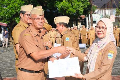 Pemkab Garut Perkuat Layanan Publik, Serahkan Kendaraan Samsat Keliling