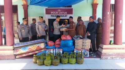 Pasca Kebakaran, Polres Aceh Selatan Beri Bantuan dan Pulihkan Trauma Anak