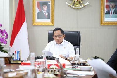 Mendagri Terbitkan SE, Atur Ketentuan Transformasi Budaya Kerja bagi ASN Pemda: Kombinasi WFO dan WFH