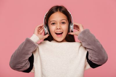 Ingin Membeli Headphone untuk Anak? Simak Apa Saja Hal yang Harus Diperhatikan