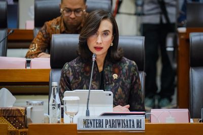 Demi Gaet Banyak Wisatawan, Menpar Dorong Pemkab Simalungun Lebih Menata Pantai Bebas Parapat