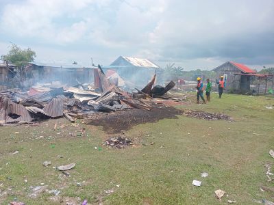 Api dari Dapur Hanguskan Dua Rumah di Pantai Amal, Pasutri Terluka