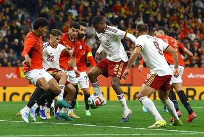 Ricuh di Stadion! Polisi dan Federasi Akan Selidiki Nyanyian Islamofobia Saat Spanyol vs Mesir