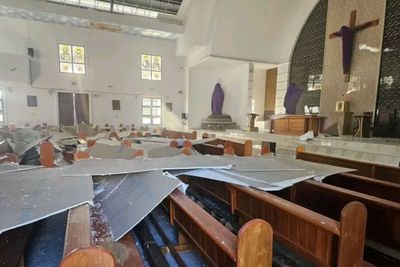 Usai Diguncang Gempa, Misa Paskah Tetap Diadakan Dalam Gereja BHKY Rumengkor
