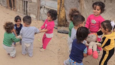 Mengiris Hati! Anak-Anak Gaza Bermain Boneka Menirukan Prosesi Pemakaman, Warganet Tersentuh