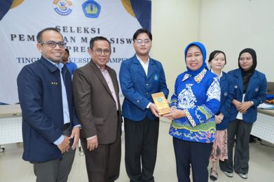 Pilmapres Unila 2026: 12 Mahasiswa Bersaing, Deni Kurniawan (FH) Juara Sarjana & Luthfia Zahra (FEB) Juara Diploma