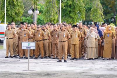 Pemprov Riau Terapkan WFH Setiap Jumat, Plt Gubernur SF Hariyanto Teken SE Transformasi Budaya Kerja ASN