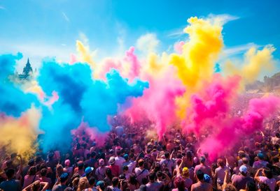 Festival Holi: Dari Cerita Dewa hingga Tradisi Lempar Warna yang Mendunia