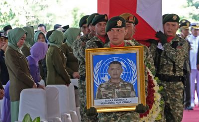 Tiga Prajurit TNI Gugur di Lebanon Dimakamkan Secara Militer di TMP