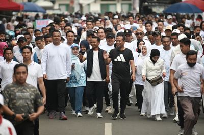 Puluhan Ribu Warga Padati Lapangan Merdeka, Jalan Sehat Meriahkan HUT Bone ke-696