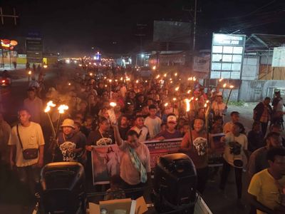 Semarak Iman Dalam Pawai Obor, Jemaat GPKAI Elim Wosi Rayakan Paskah Penuh Khidmat
