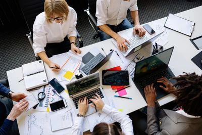 6 Tanda Bahaya di Kantor yang Sering Kamu Anggap Normal Padahal Toksik