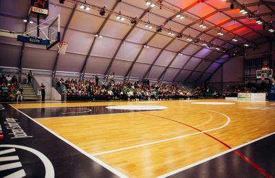 Cari Lapangan Basket di Jakarta Pusat? Ini 4 Rekomendasi Terbaik yang Perlu Kamu Kunjungi di Akhir Pekan!